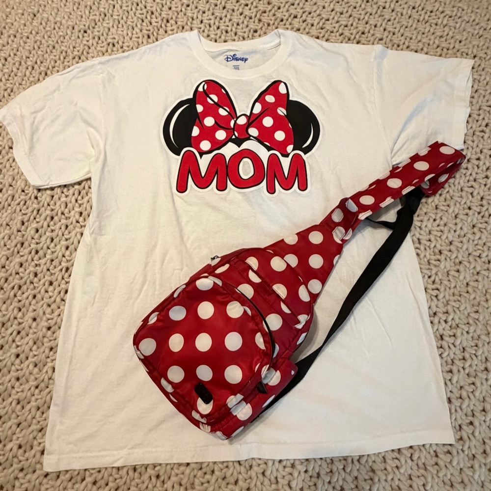 Set Of 2 Disney T-shirt And Lug Archer Sling Shoulder Crossbody Polka Dots Bag - Picture 5 of 10